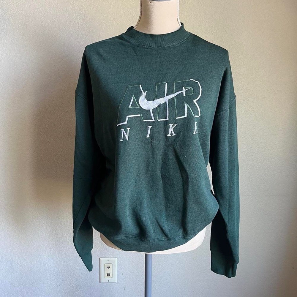 Vintage Hanes Pullover with Nike LogO Embroidered